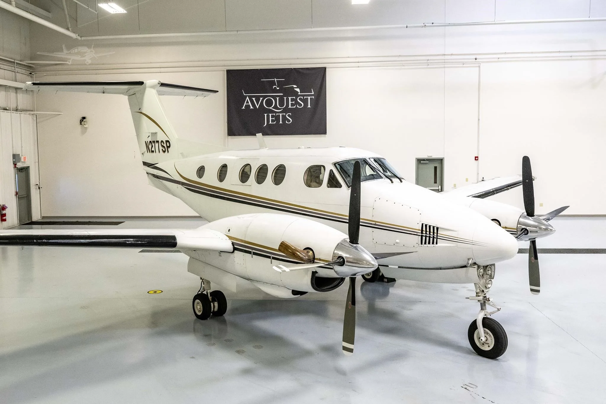 Exterior view of a 1980 BEECHCRAFT KING AIR F90, N277SP.
