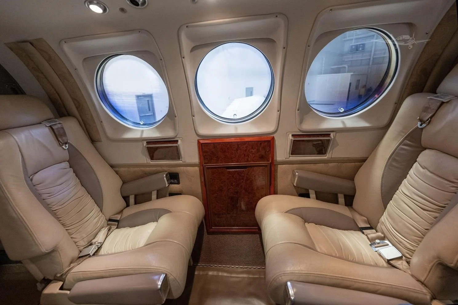 Cabin interior of a 1980 BEECHCRAFT KING AIR F90.