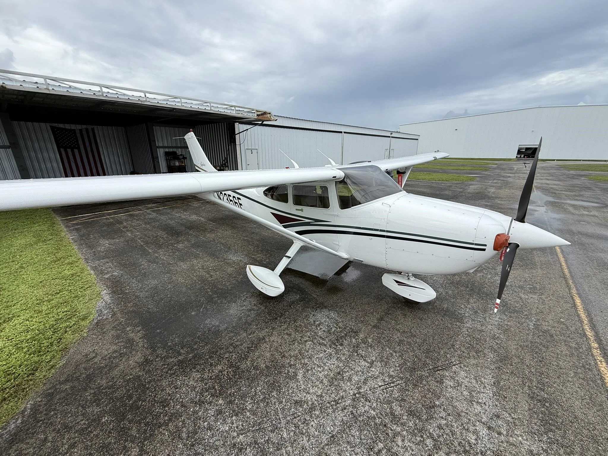 Marketing image of a 1999 CESSNA 182S SKYLANE.