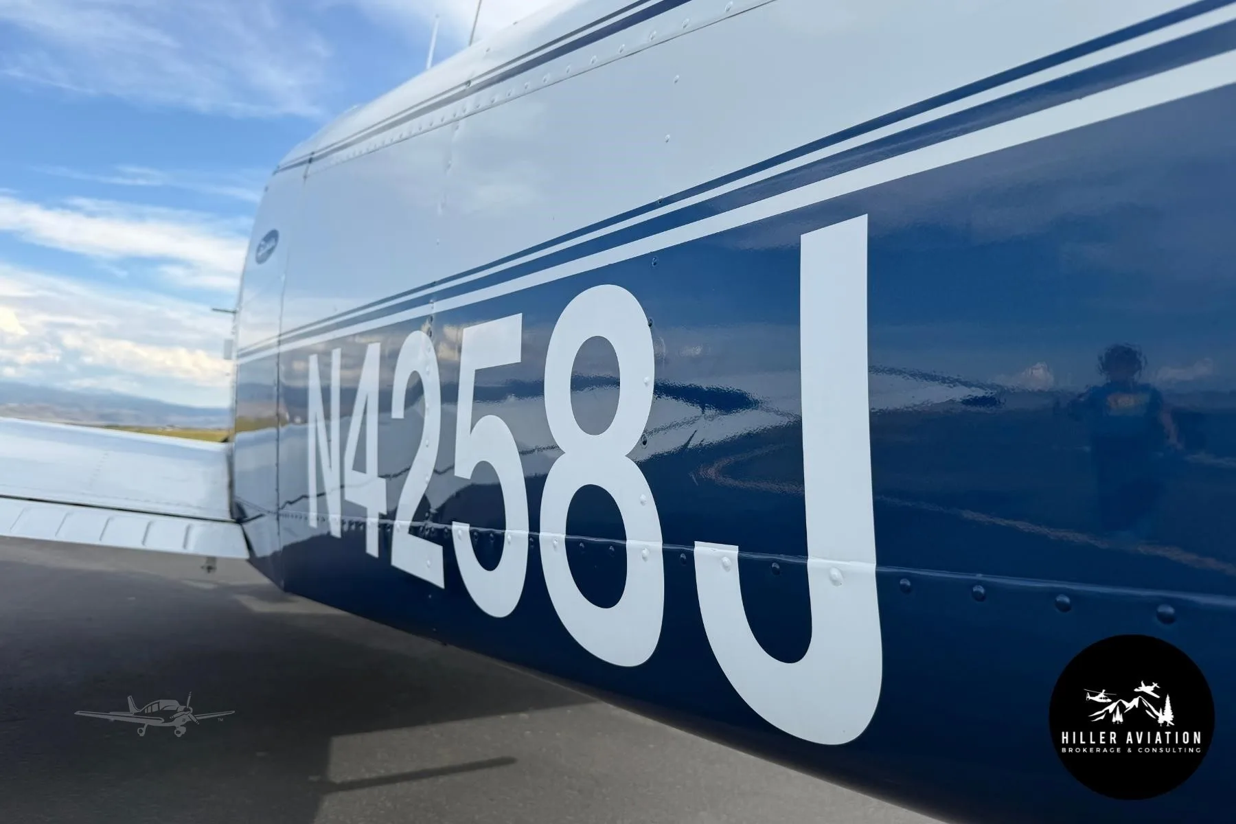 Exterior view of a 1967 PIPER CHEROKEE 140, N4258J.