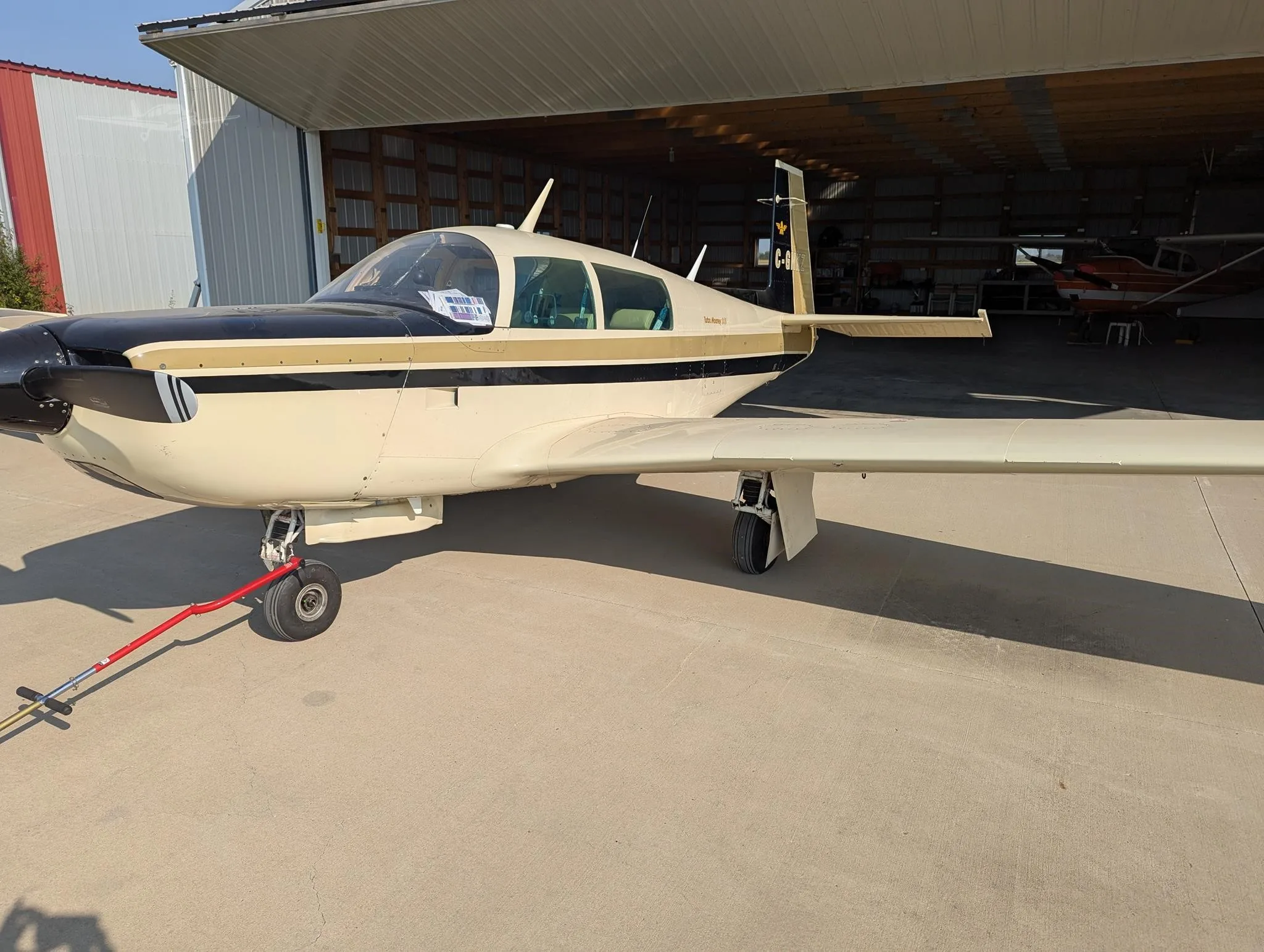 Exterior view of a 1979 MOONEY M20K 231, C-GMKZ.
