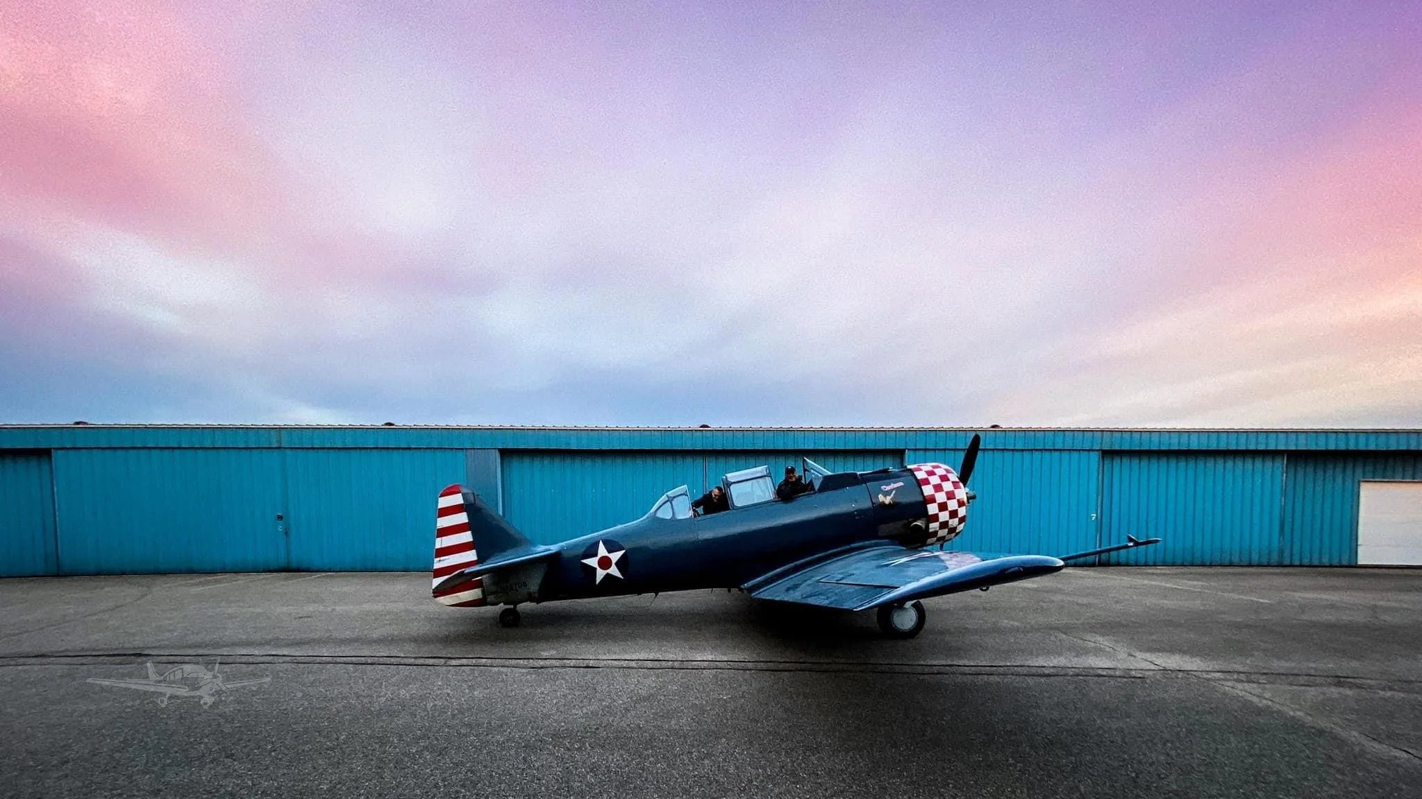 Exterior view of a NORTH AMERICAN AT-6G, N257DB.