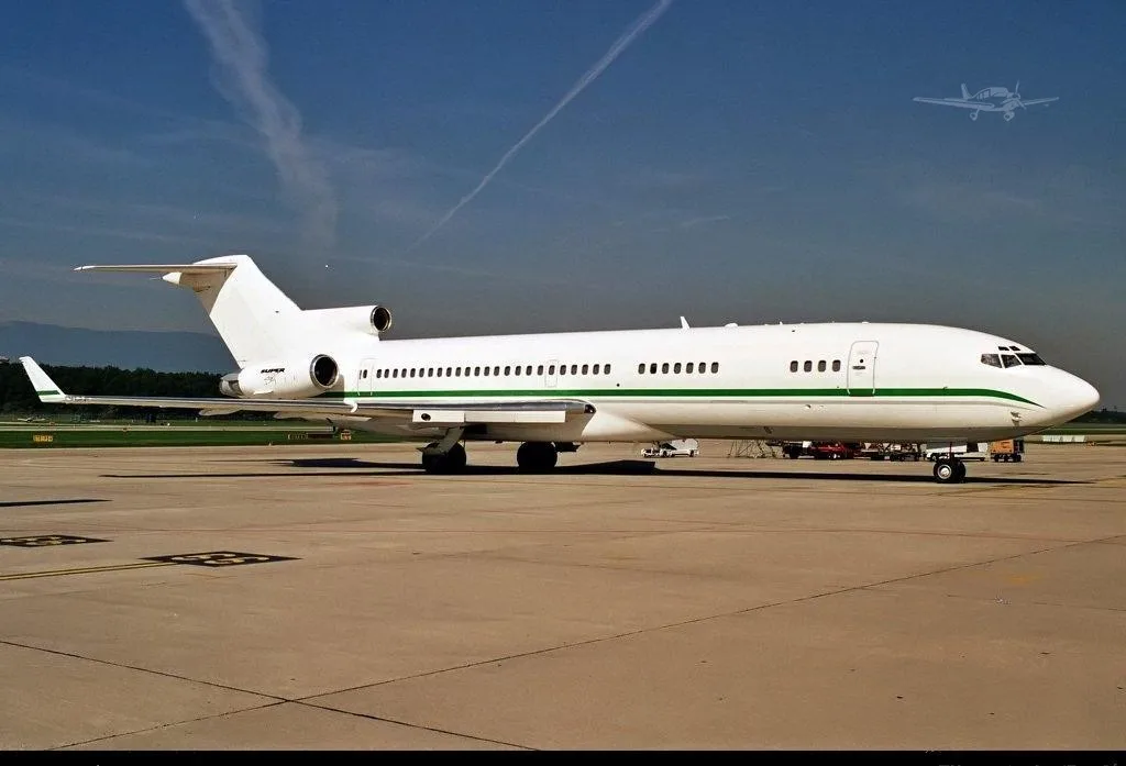 Exterior view of a 1976 BOEING 727-200 SUPER27.