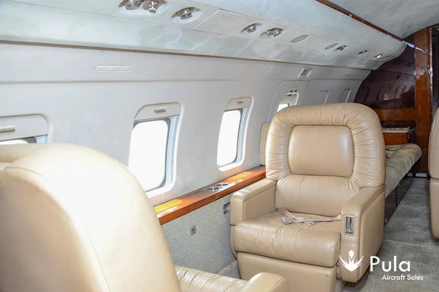 Cabin interior of a 1992 Bombardier CHALLENGER 601-3A/ER.