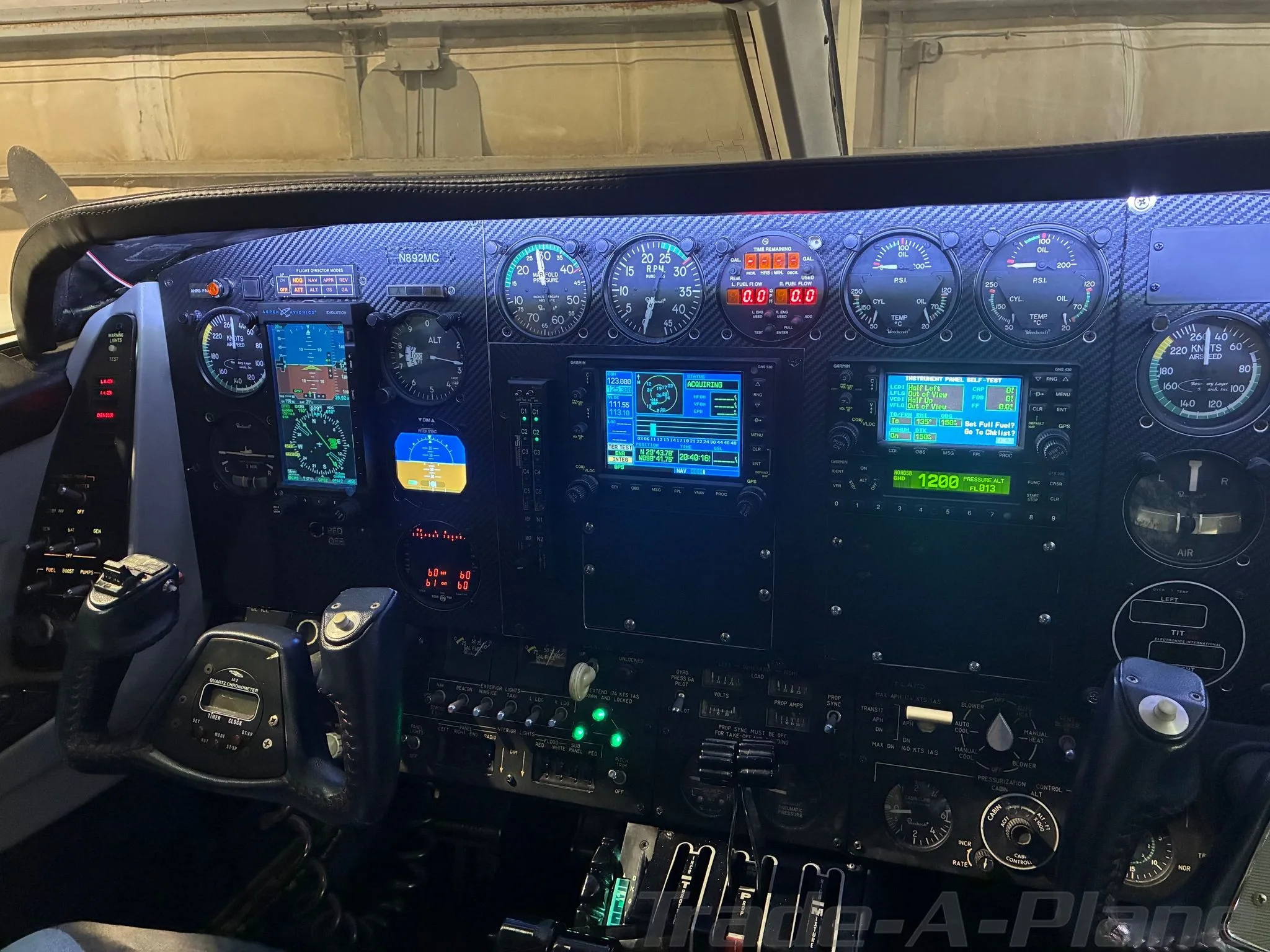 Avionics suite of a 1975 BEECHCRAFT B60 DUKE.