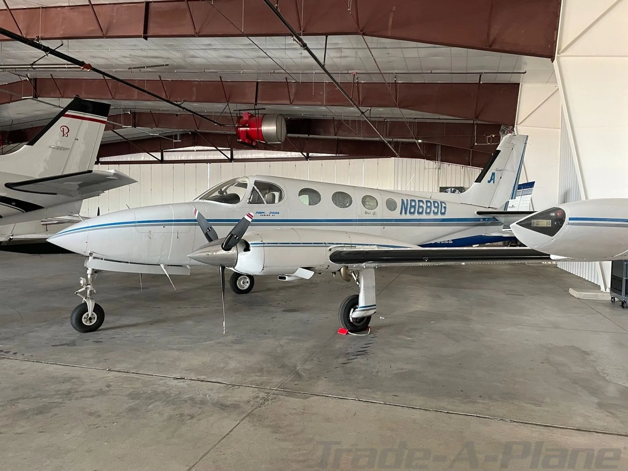 Exterior view of a 1977 CESSNA 340A, N8689G.
