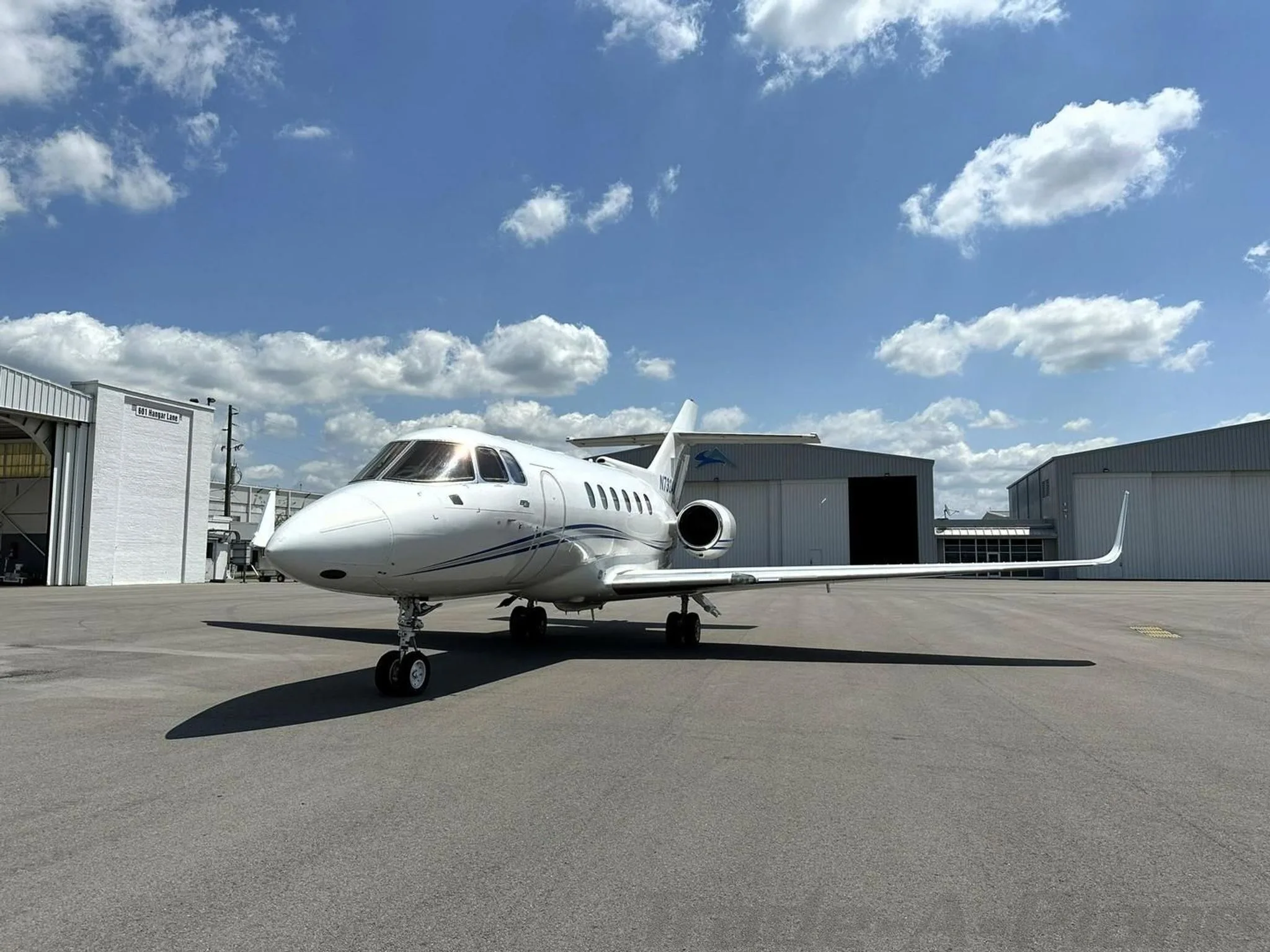 Exterior view of a 1994 HAWKER 800A, N732AA.