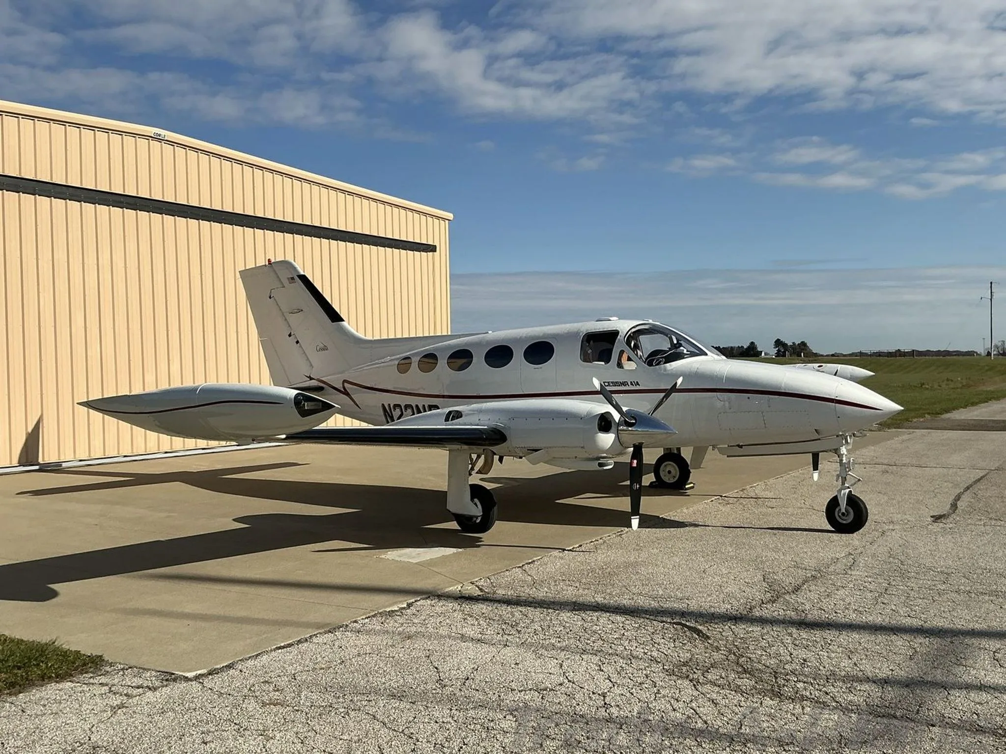 Exterior view of a 1974 CESSNA 414, N22NR.