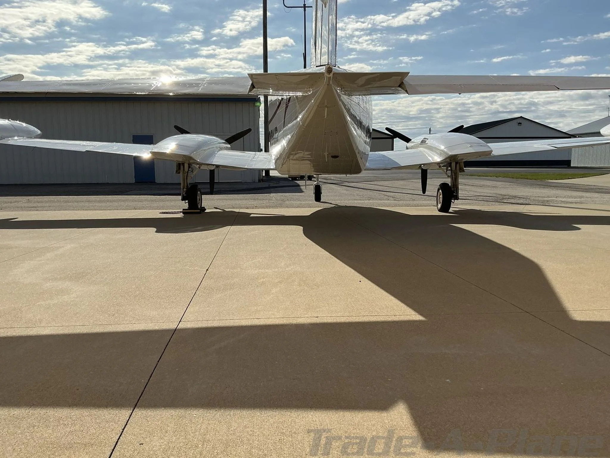 Exterior view of a 1974 CESSNA 414, N22NR.