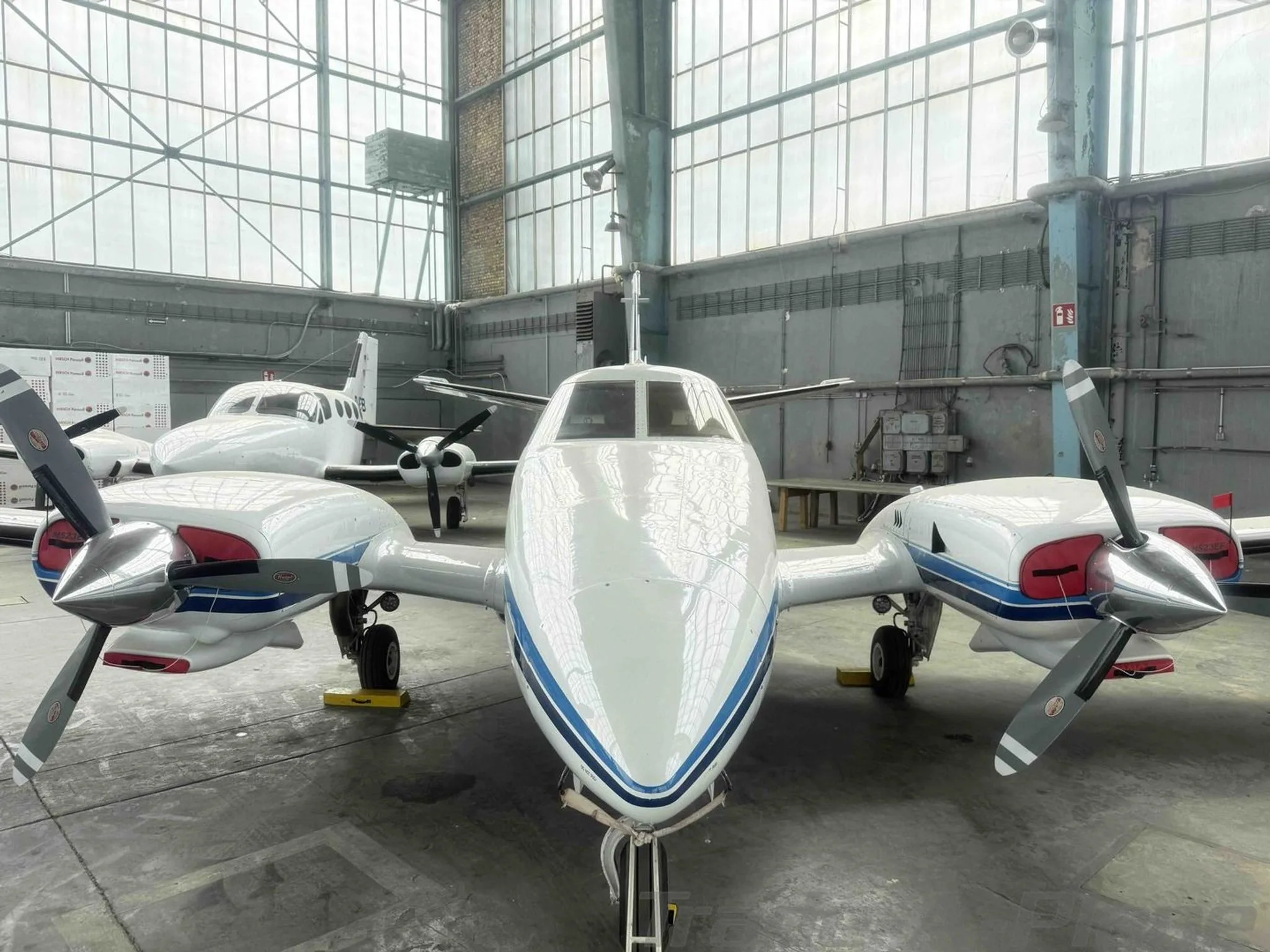 1979 BEECHCRAFT B60 DUKE