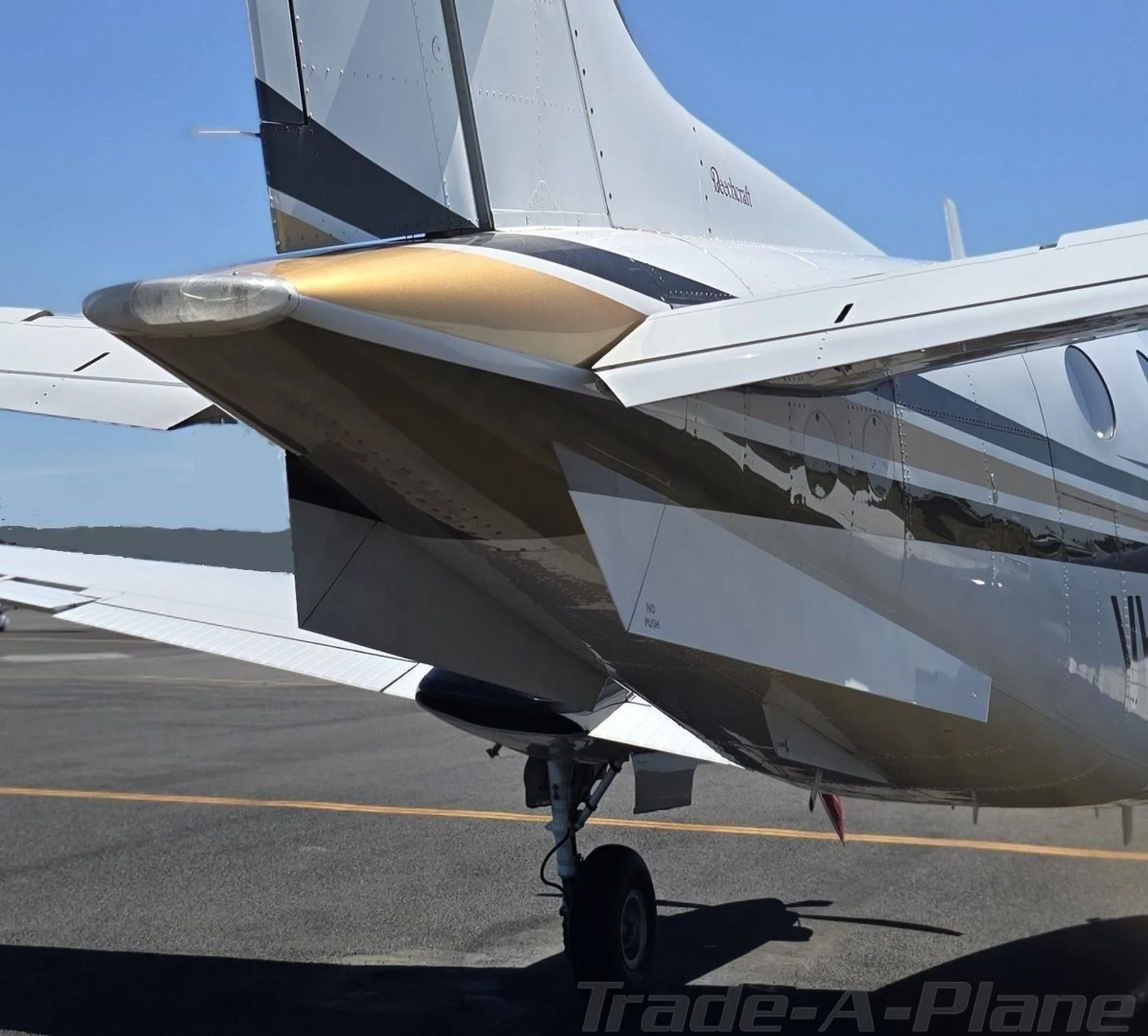 2014 Beechcraft King AIR C90GTX