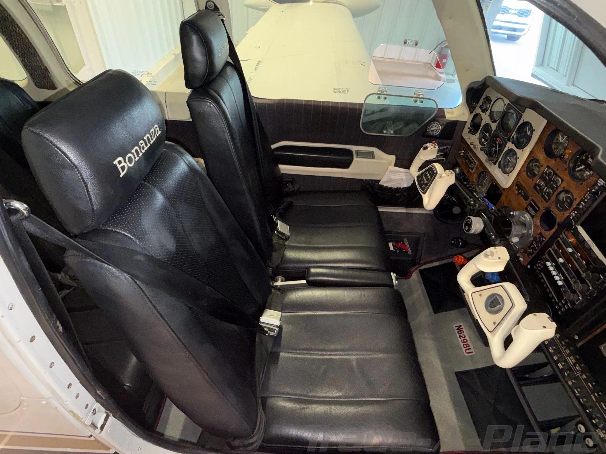 1982 Beechcraft F33A Bonanza