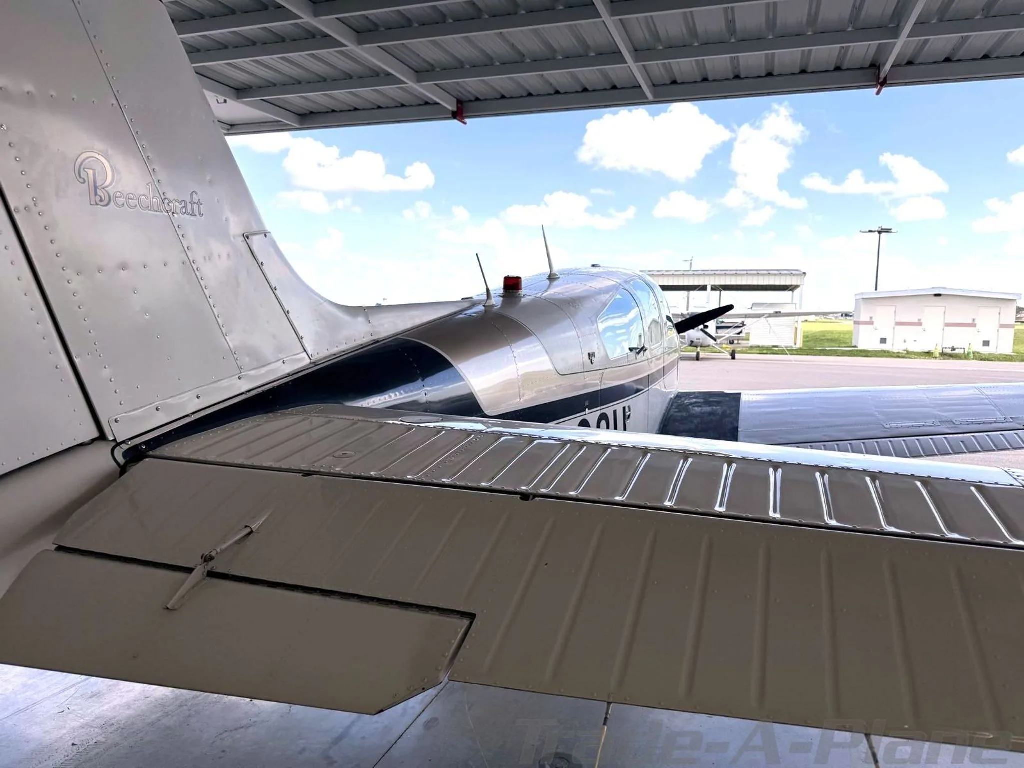1982 Beechcraft F33A Bonanza