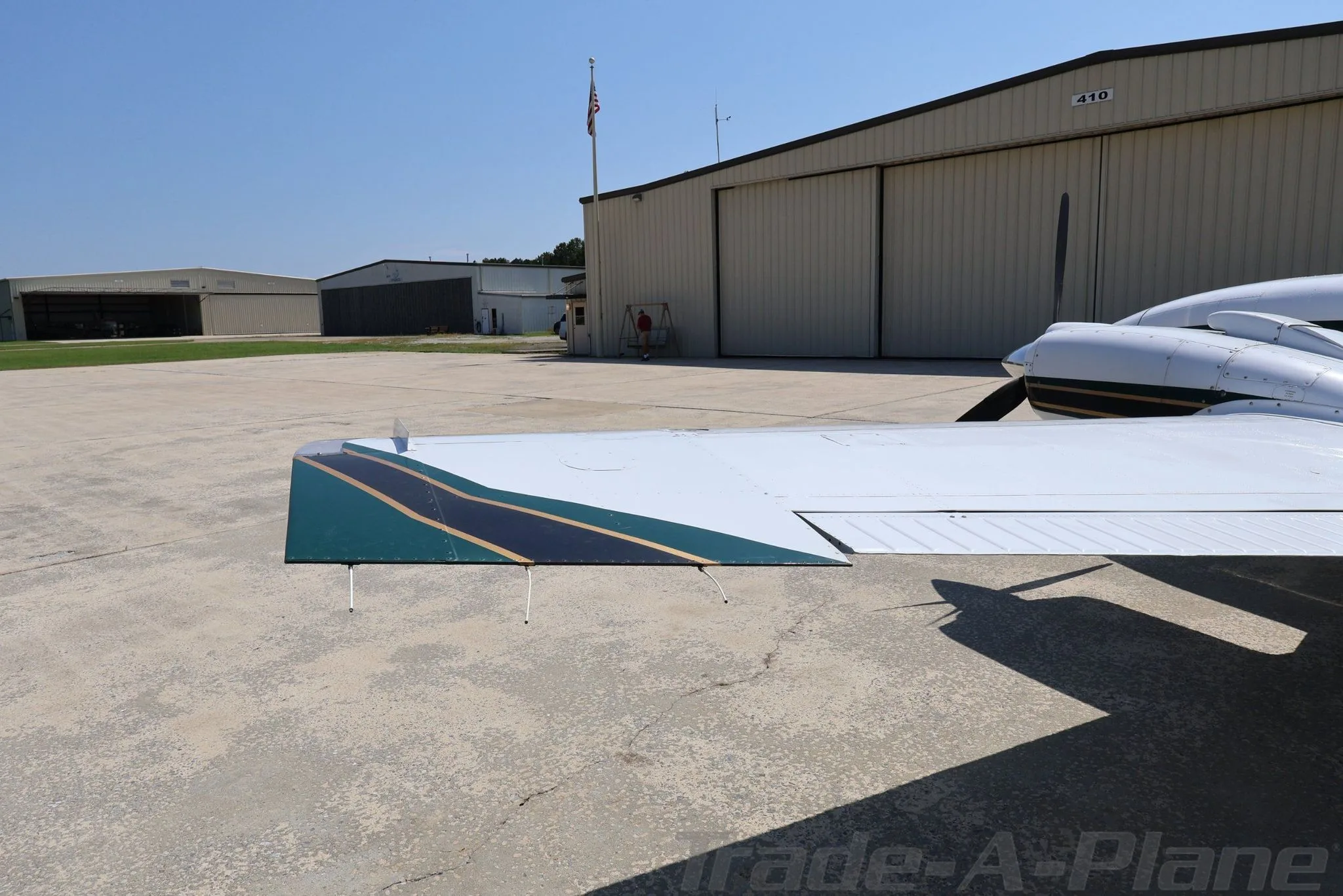 Exterior view of a 1997 BEECHCRAFT 58 BARON, N316DF.