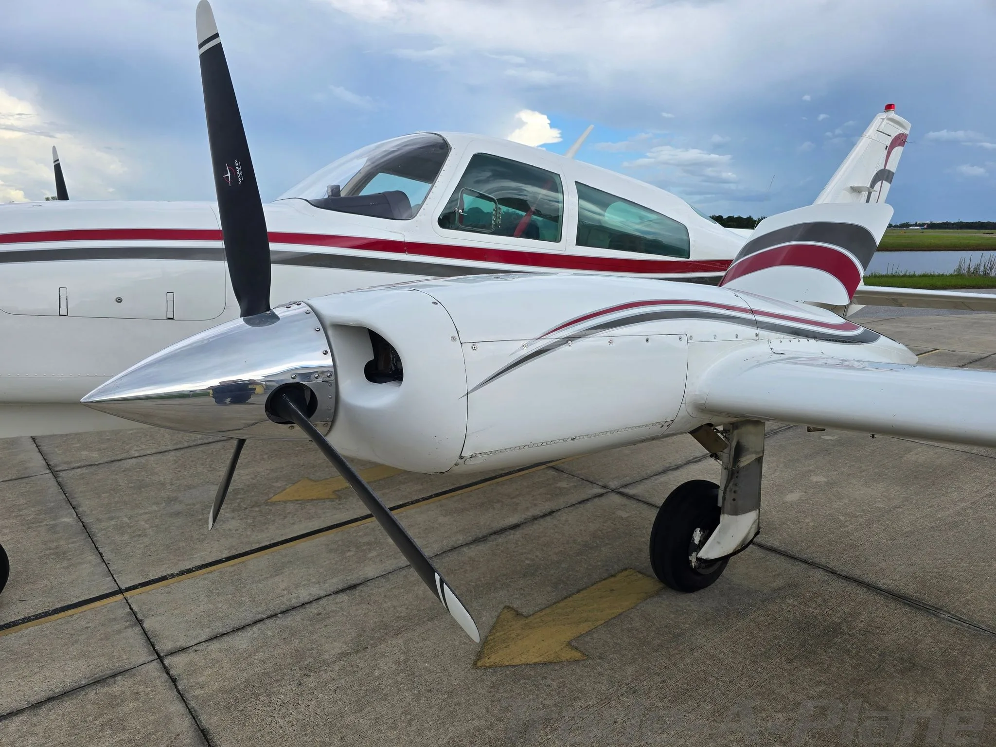 Exterior view of a 1980 CESSNA 310R, N143SW.