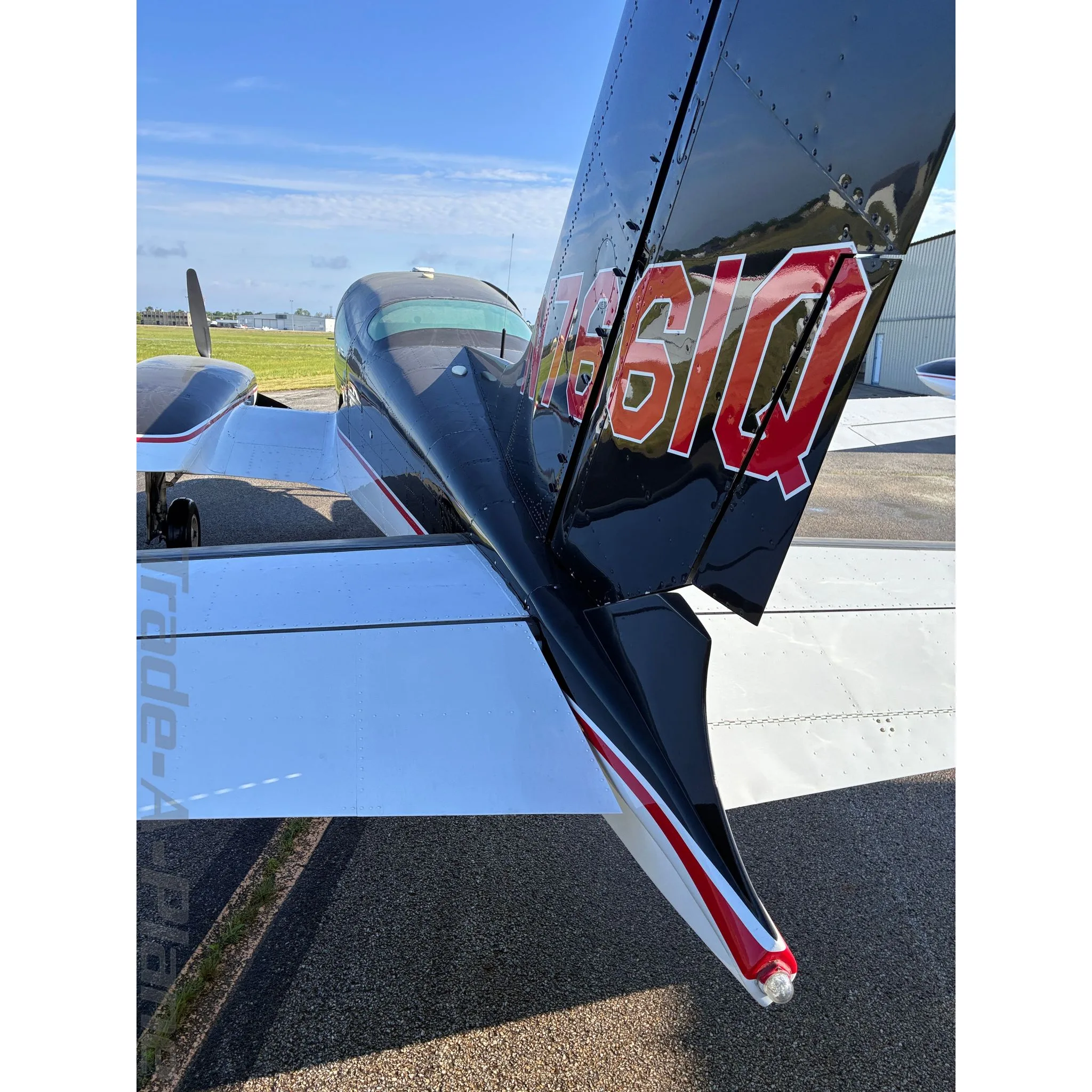 Exterior view of a 1972 CESSNA 310Q, N7661Q.