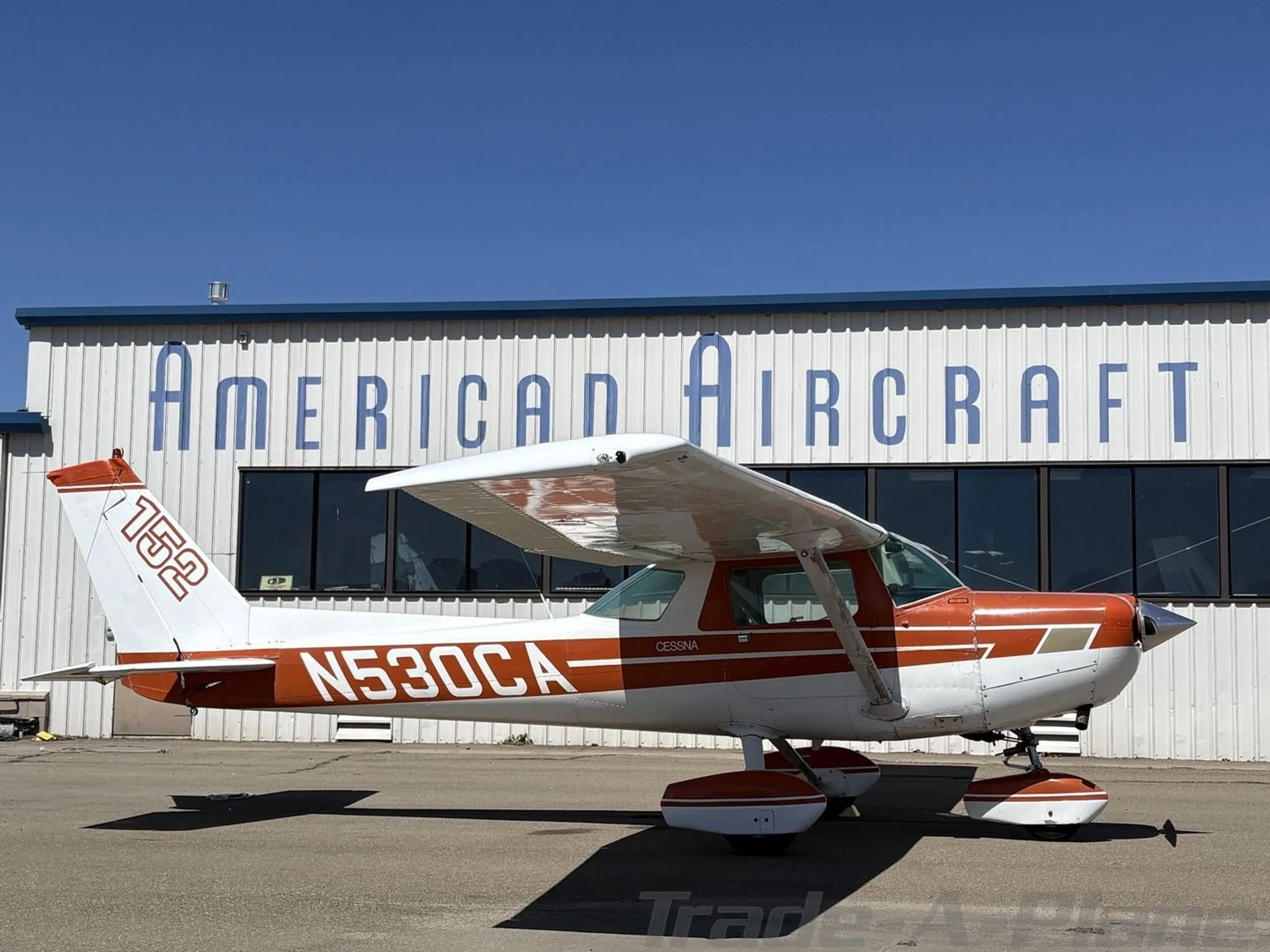 Exterior view of a 1978 CESSNA 152, N530CA.