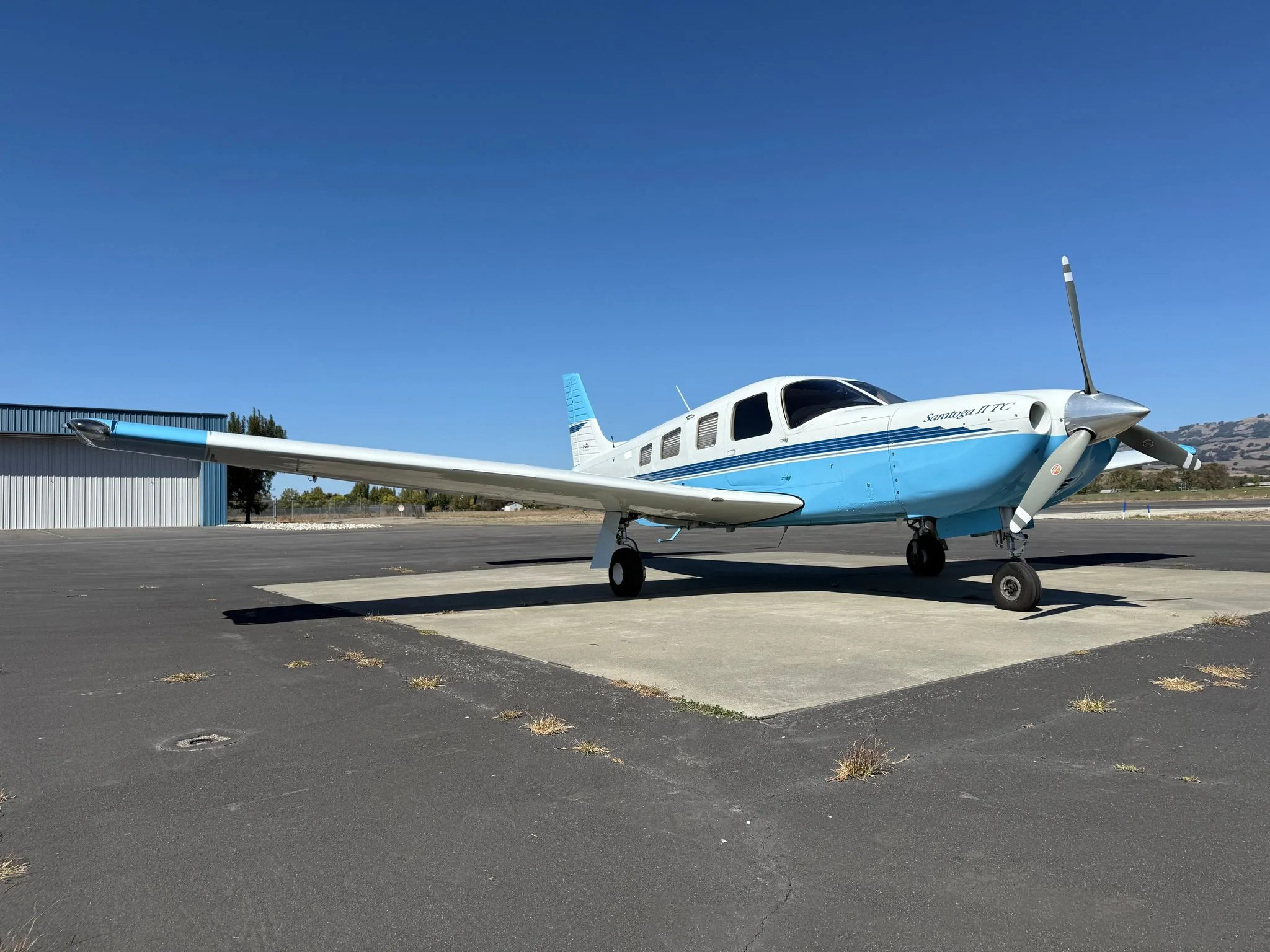 Exterior view of a 1999 PIPER SARATOGA II TC (1998, N77DU.