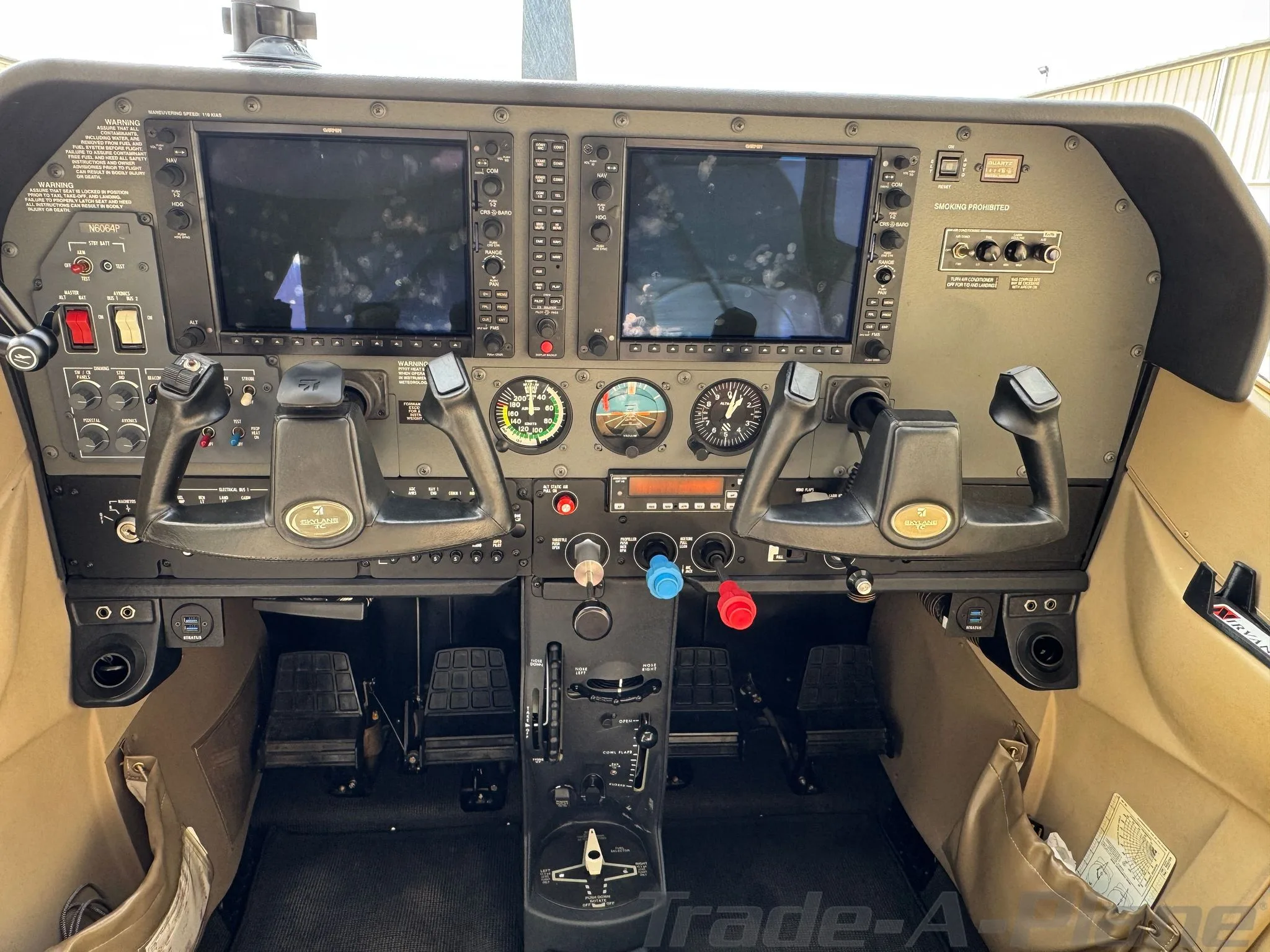 Cockpit and instrument panel of a 2006 CESSNA 182T SKYLANE.