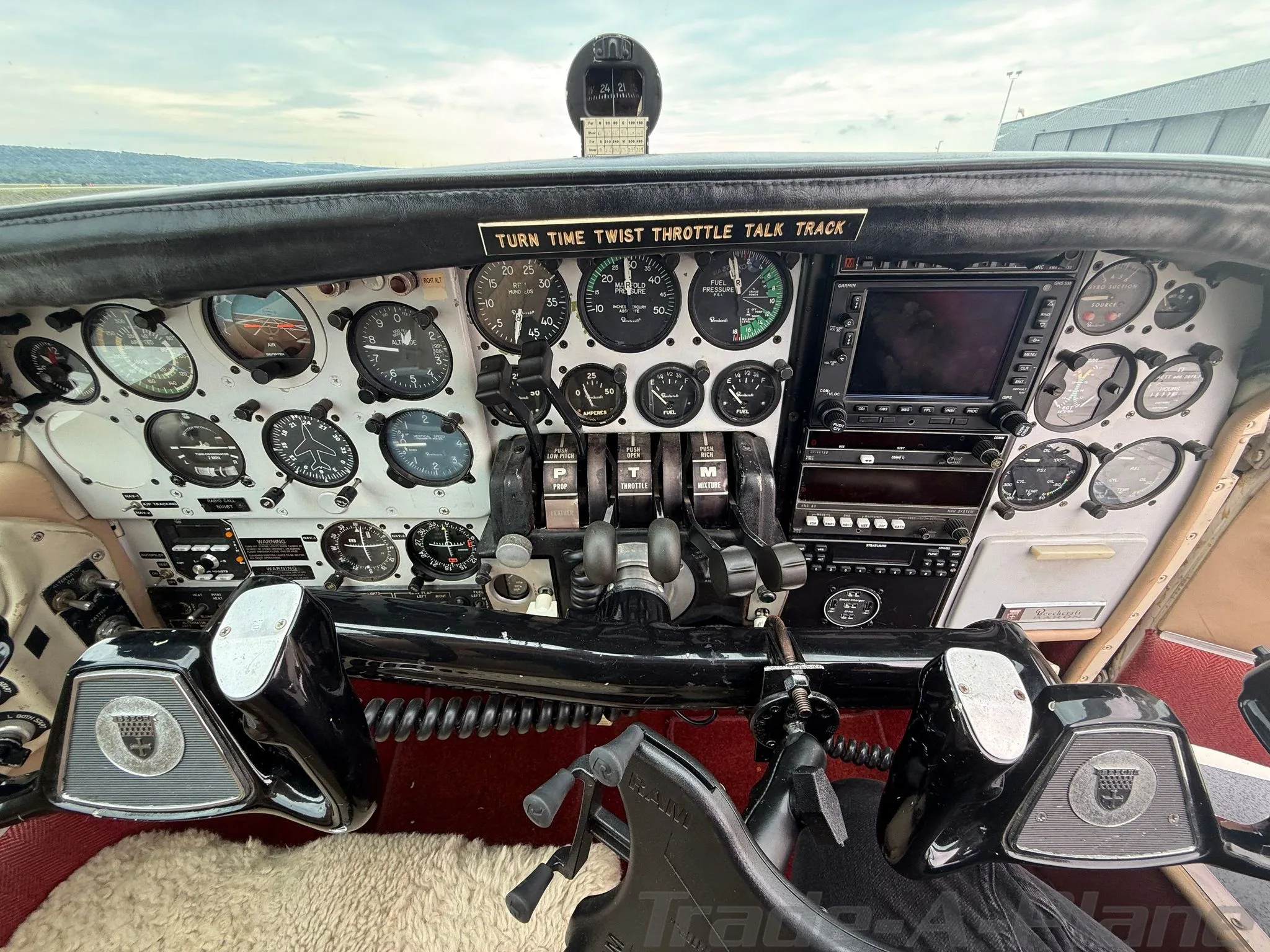 Cockpit and instrument panel of a BEECHCRAFT 55 BARON.