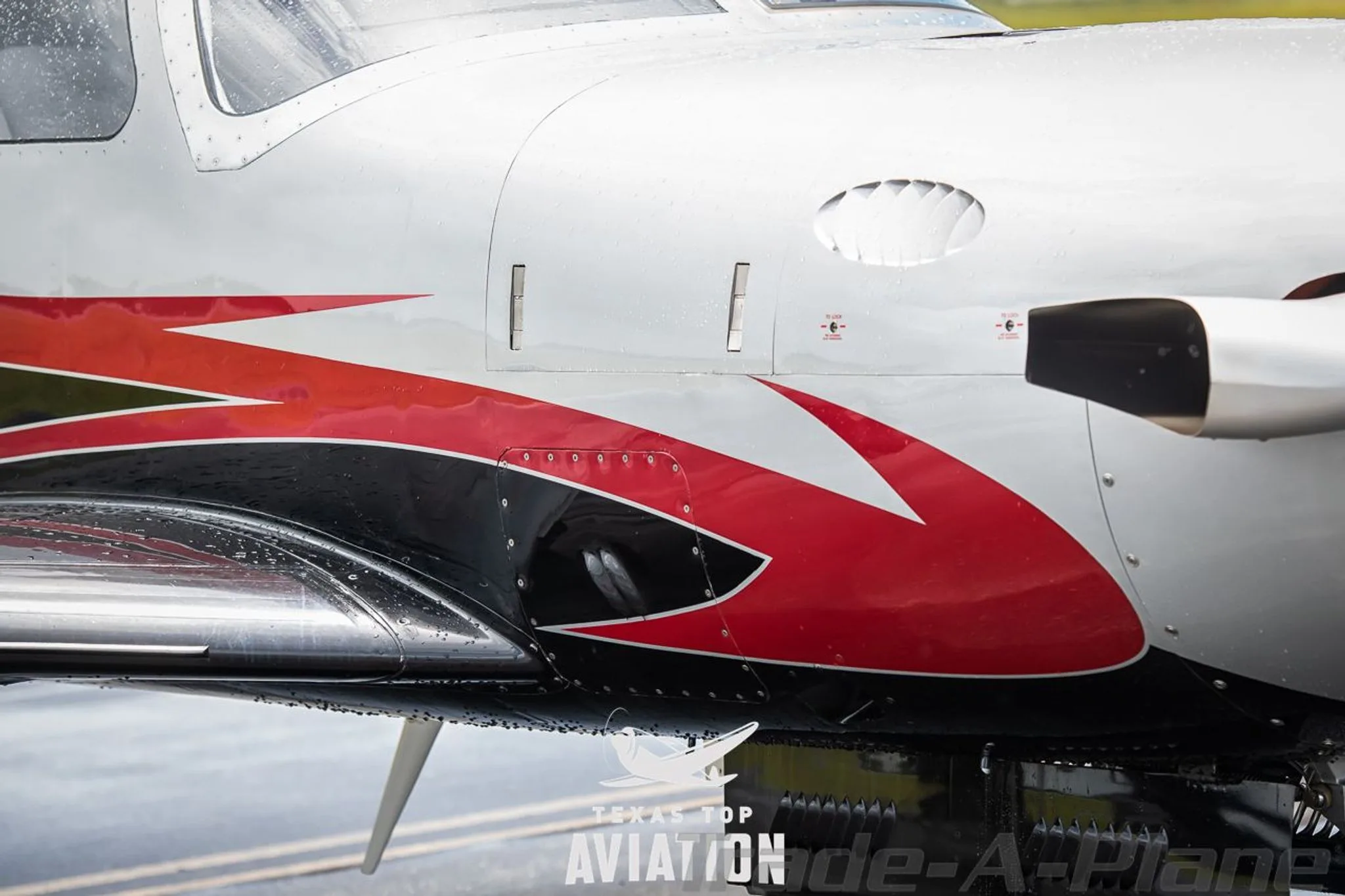 Engine detail of a 2009 PIPER MERIDIAN M500.