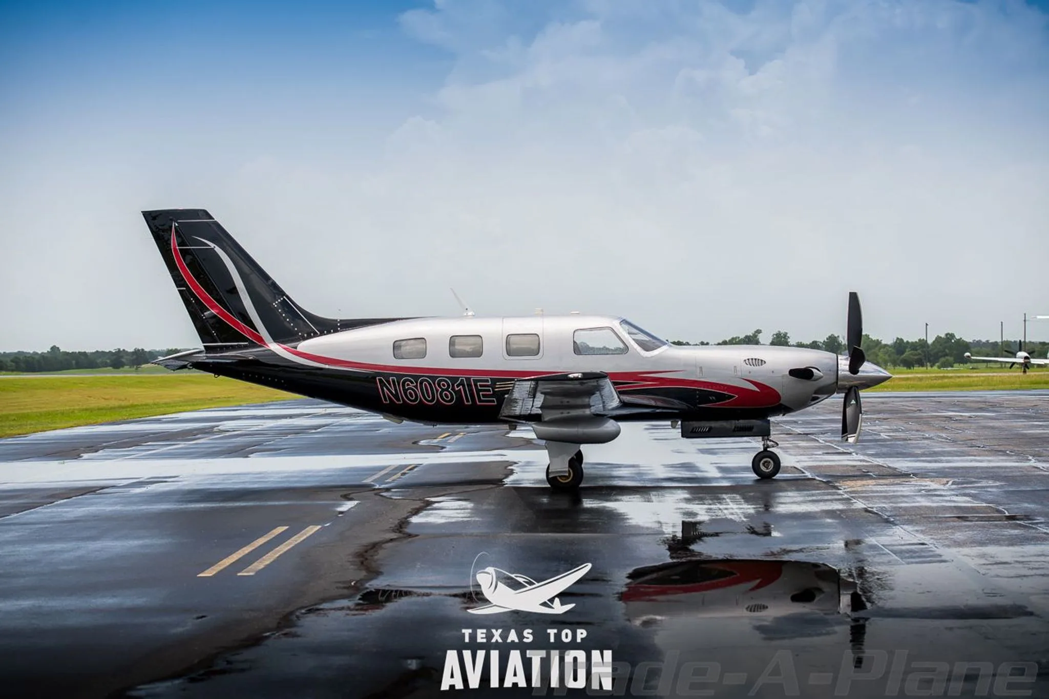 Exterior view of a 2009 PIPER MERIDIAN M500, N6081E.