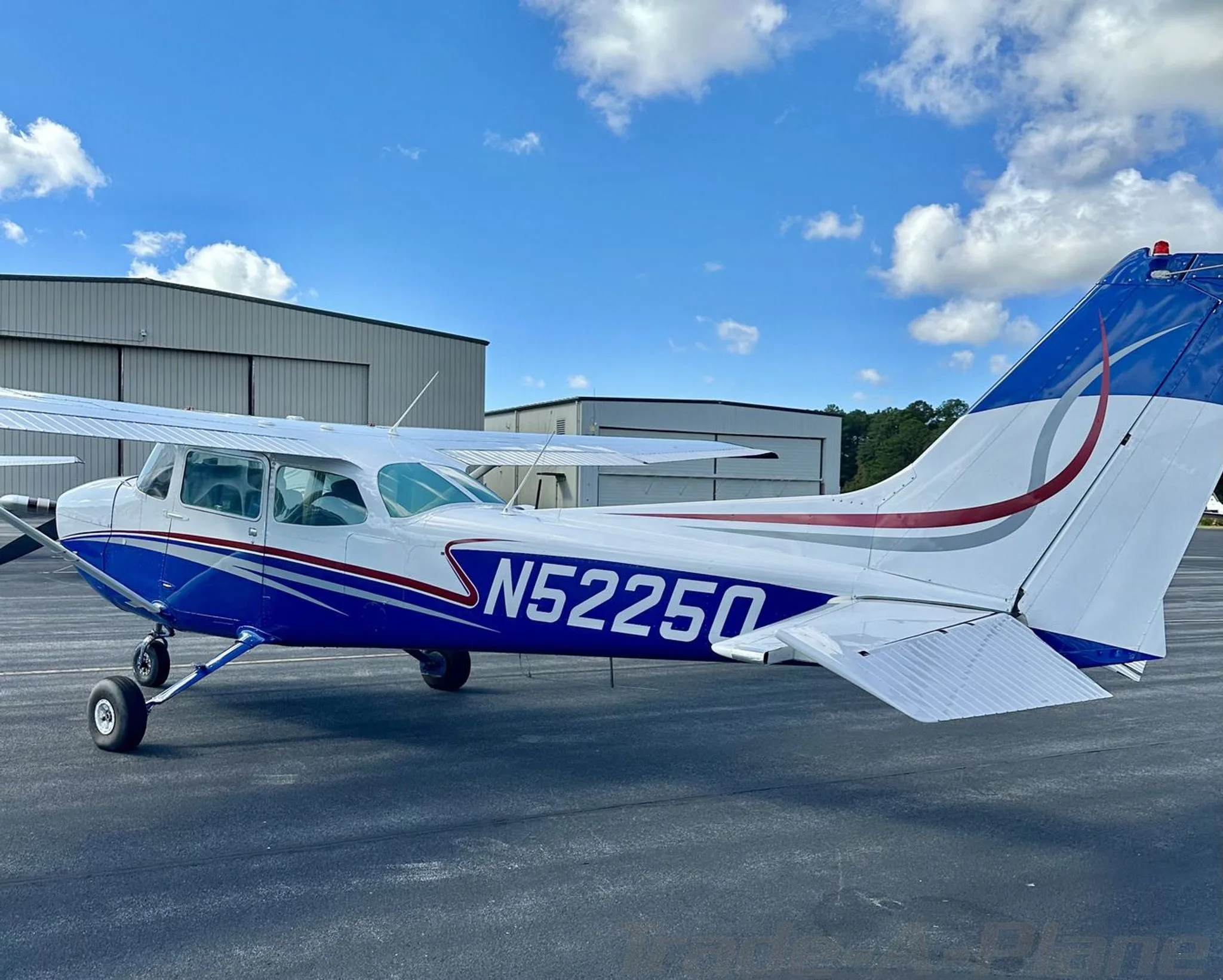 Exterior view of a 1980 CESSNA 172P SKYHAWK, N52250.