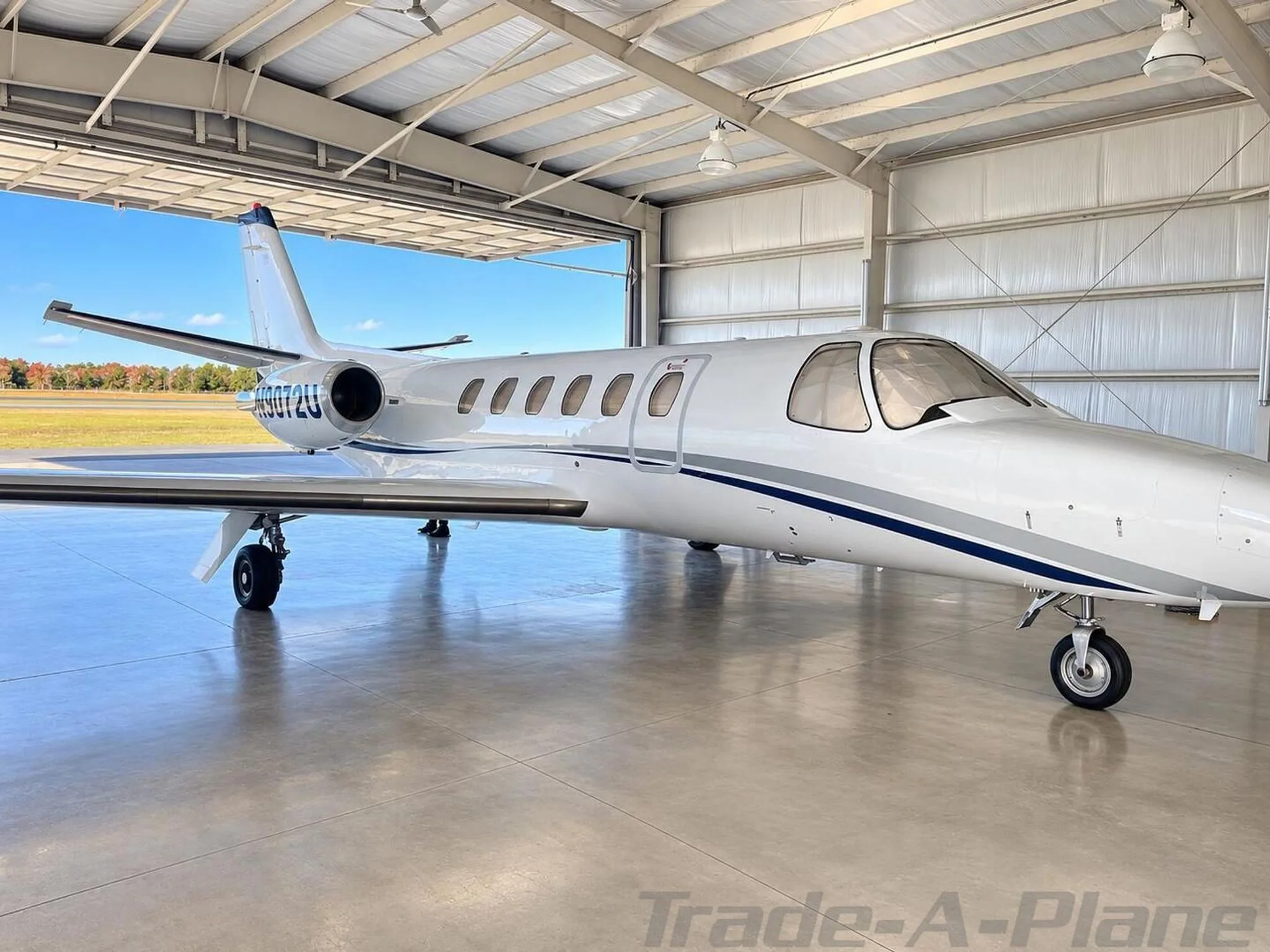 Exterior view of a 1986 CESSNA CITATION SII, N9072U.