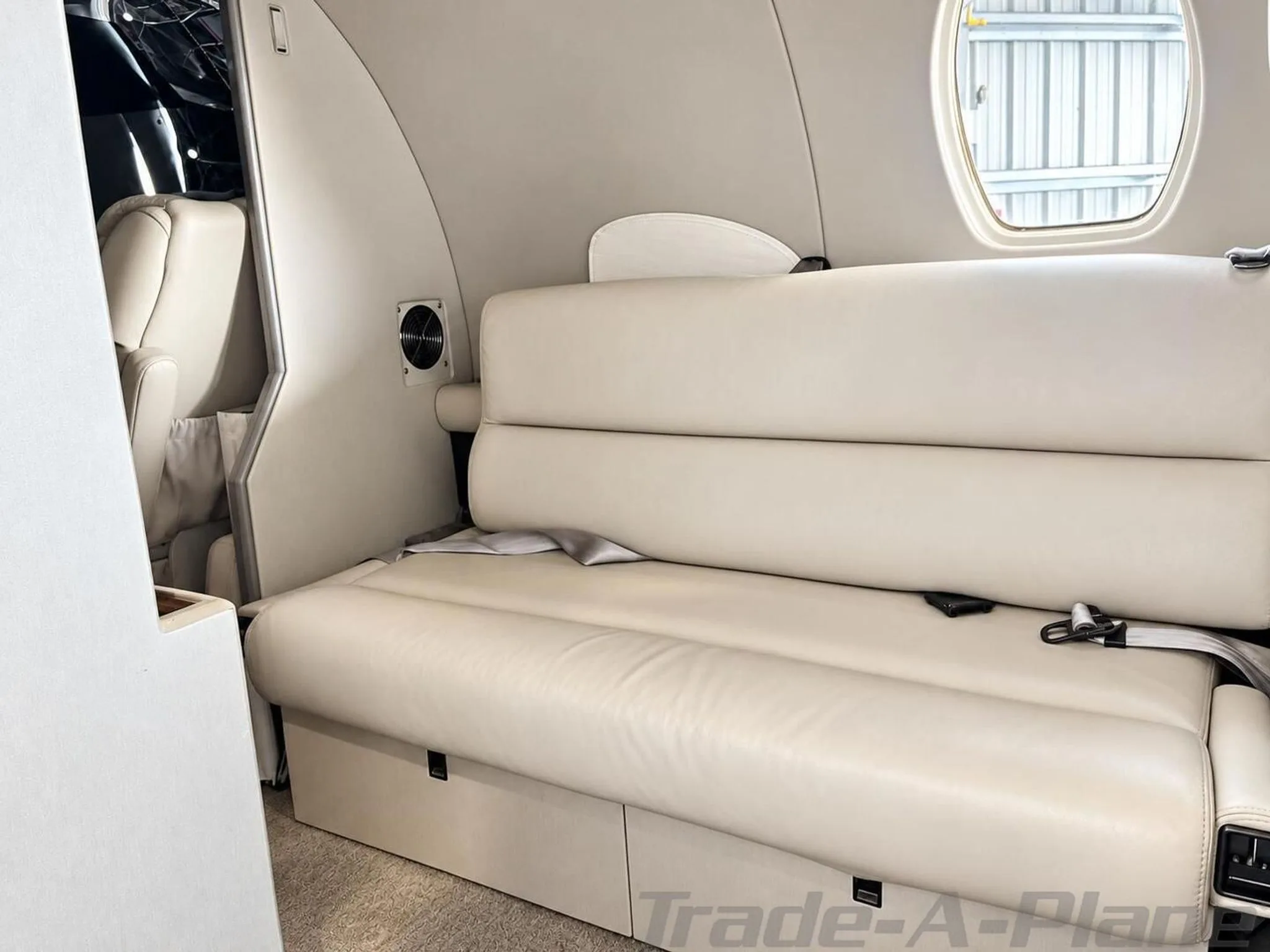 Cabin interior of a 1986 CESSNA CITATION SII.