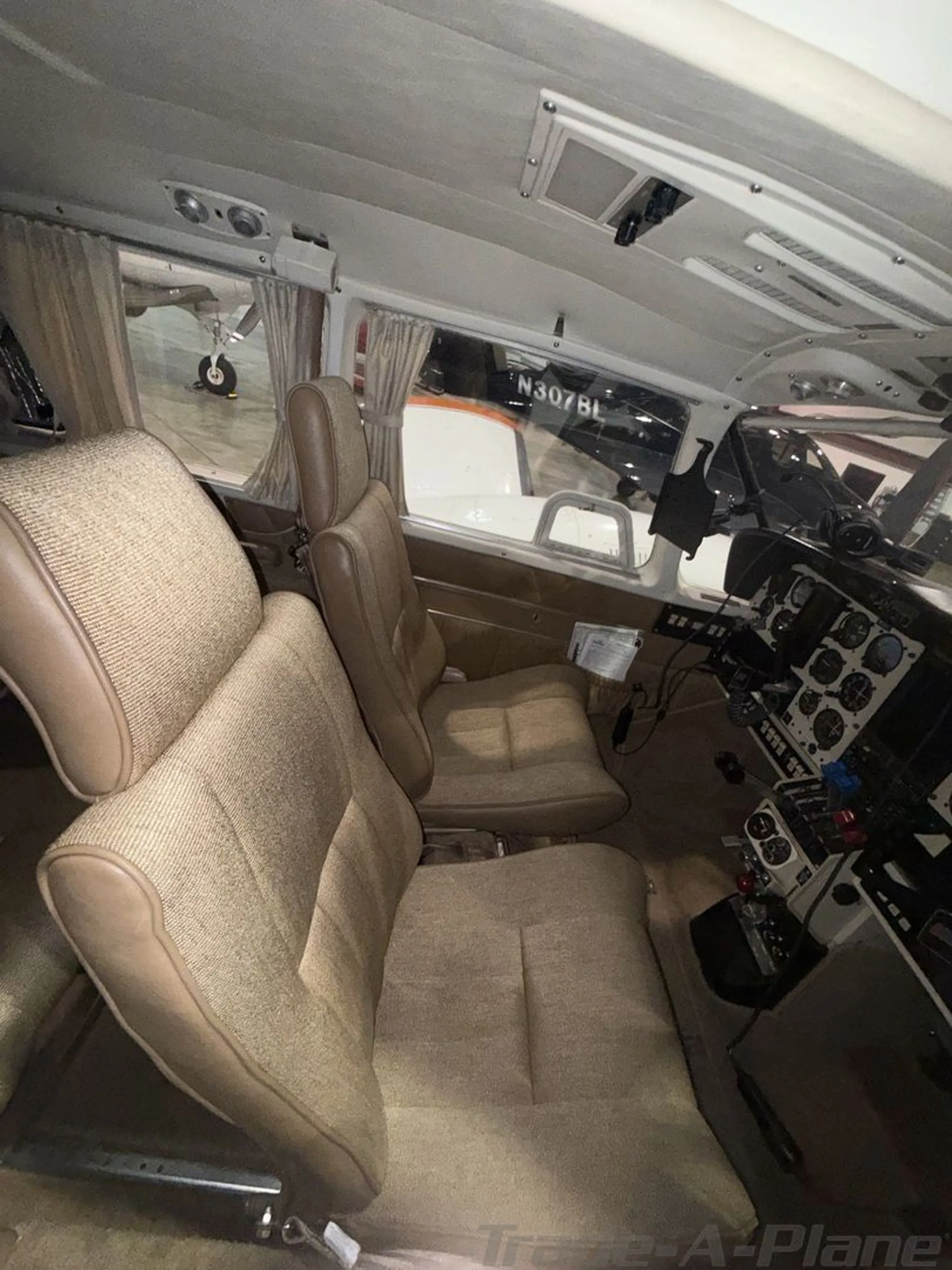 Cabin interior of a 1975 PIPER TURBO AZTEC E.