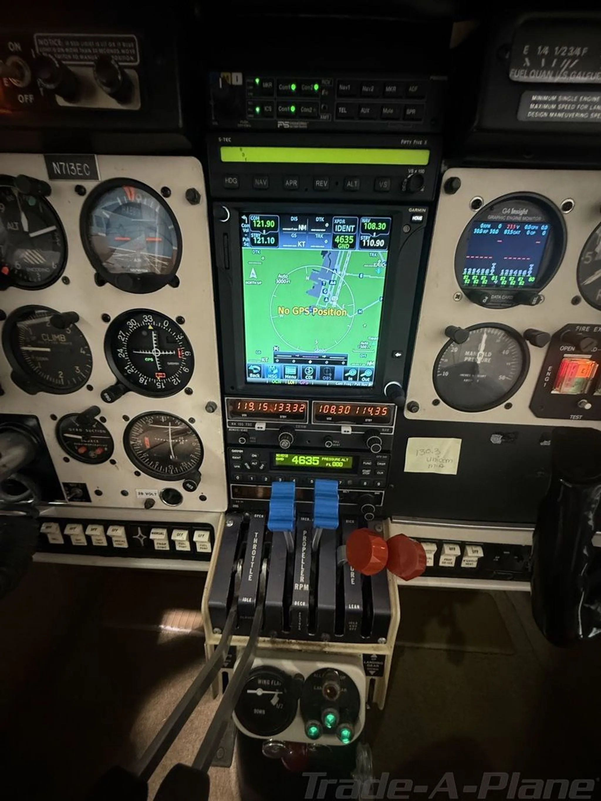 Avionics suite of a 1975 PIPER TURBO AZTEC E.