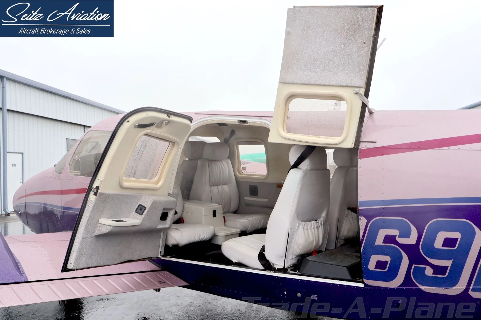 Cabin interior of a 2001 PIPER SENECA V.