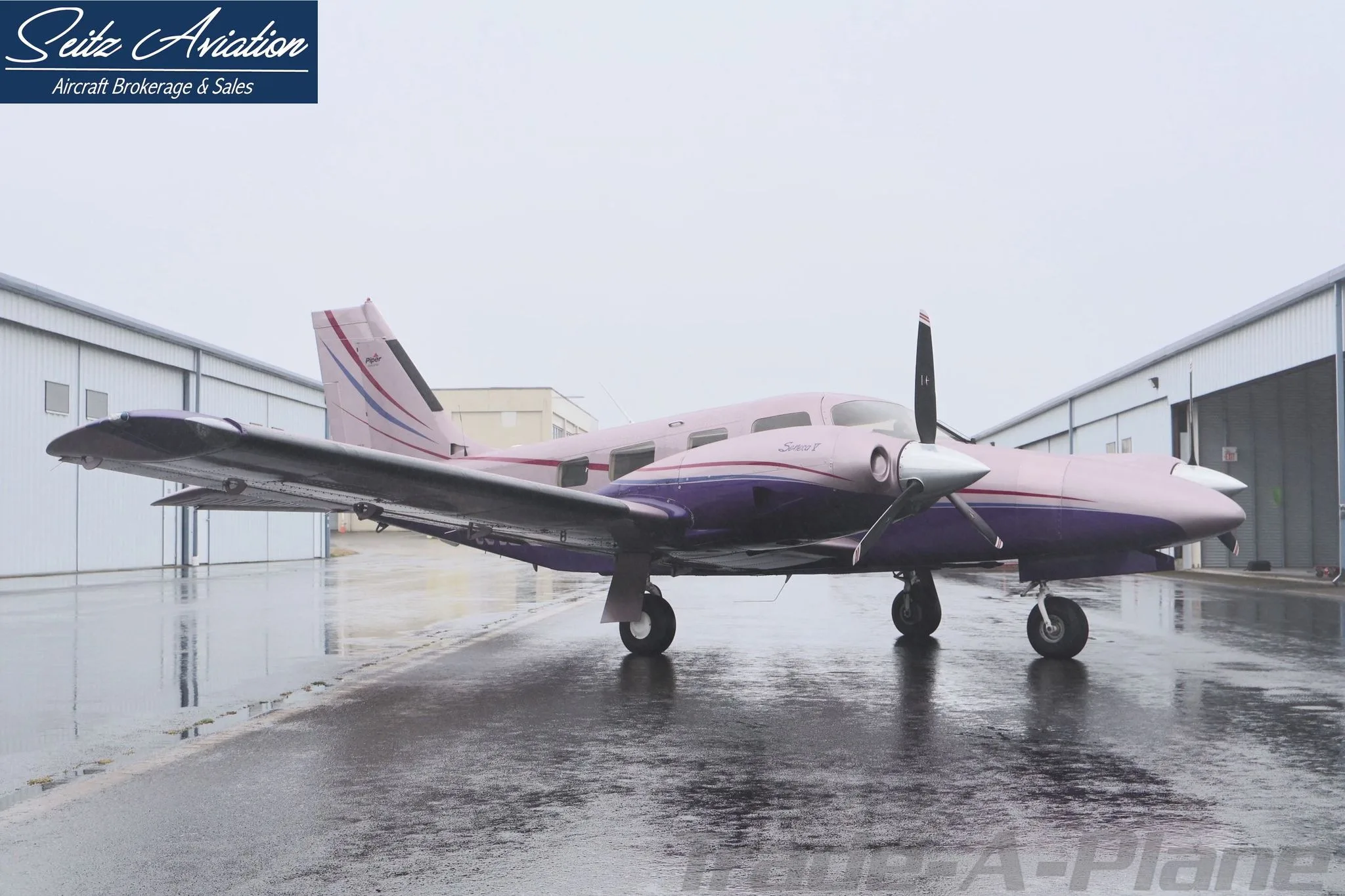 Exterior view of a 2001 PIPER SENECA V, N169EB.