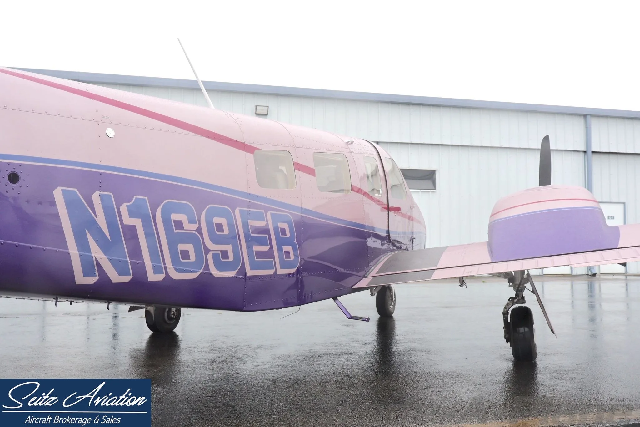 Exterior view of a 2001 PIPER SENECA V, N169EB.