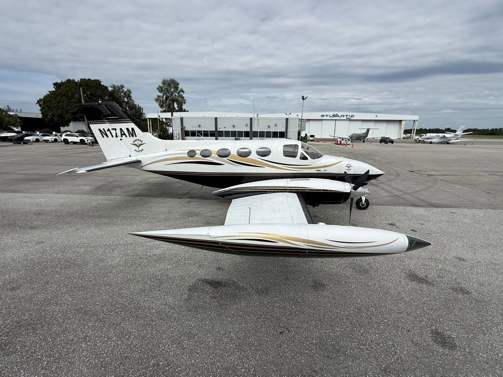 Exterior view of a 1974 CESSNA 414 CHANCELLOR, N17AM.